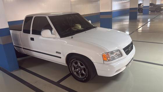 CHEVROLET S10 4.3 SFI DLX 4X2 CE V6 12V GASOLINA 2P MANUAL CHEVROLET S10 4.3 SFI DLX 4X2 CE V6 12V GASOLINA 2P MANUAL
